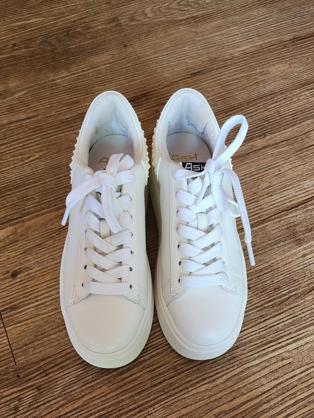 Ash classic white